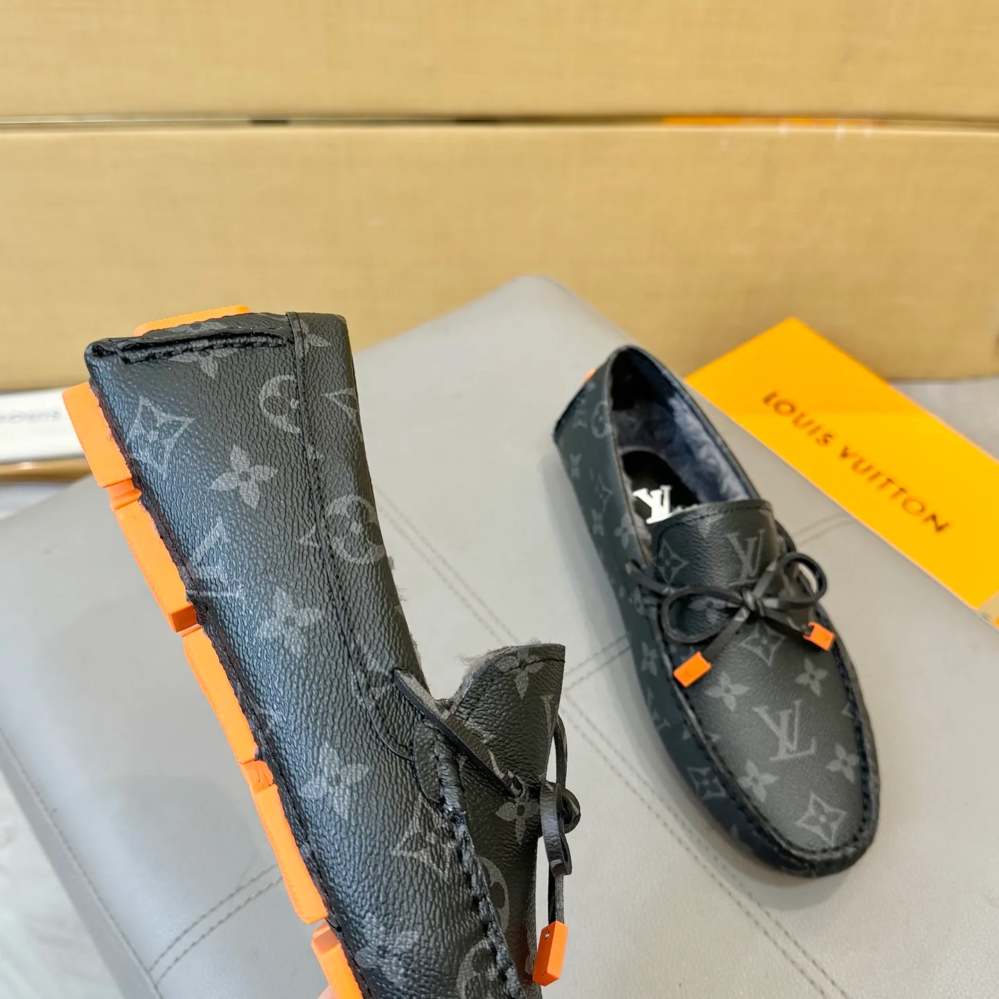 Factory price: 460💰 [LV] Autumn and winter style fur integrated 2025 men's beanie shoes (top version in the market) presbyopic leather ➕ real wool lining, original packaging. Size: 38-45